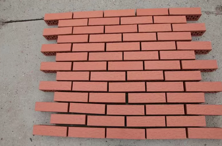 КИРПИЧ ВКЗ ЛИЦЕВОЙ КРАСНЫЙ ДУБ 0,7NF