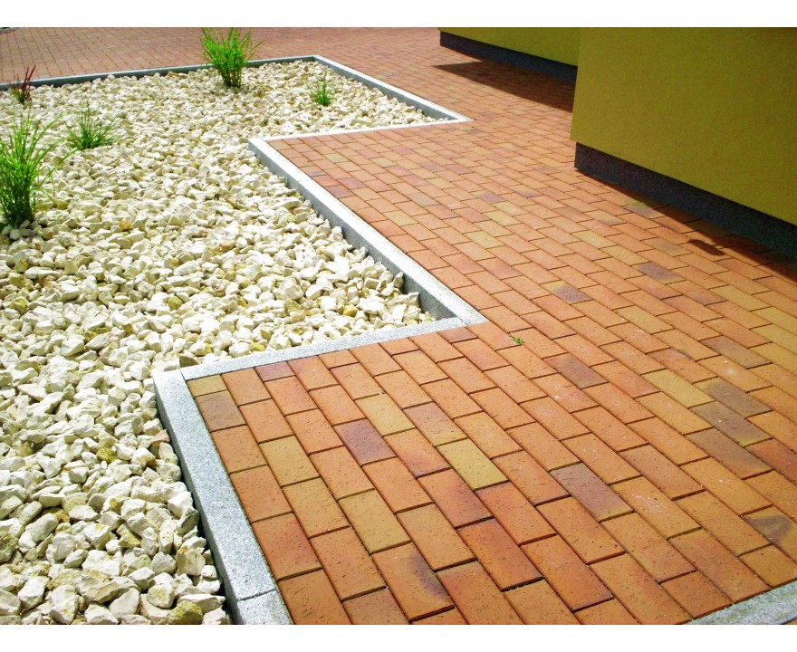 Тротуарная клинкерная брусчатка Vandersanden Radeberg красно-коричневая, 200*100*52 мм